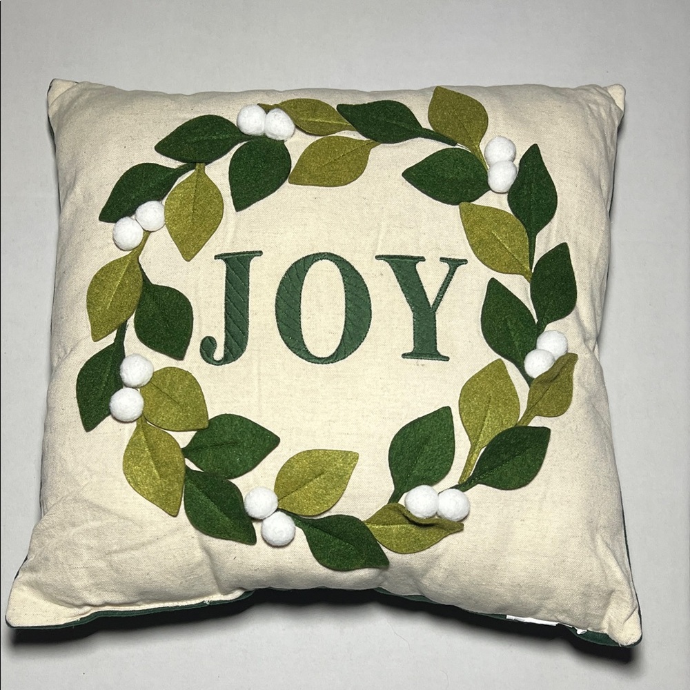 Festive Joy Holiday Pillow Set with Green Leaf Design